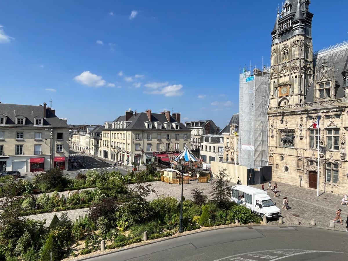 Appartement Exceptionnel En Ultra Centre Ville كومبيينْيِ المظهر الخارجي الصورة